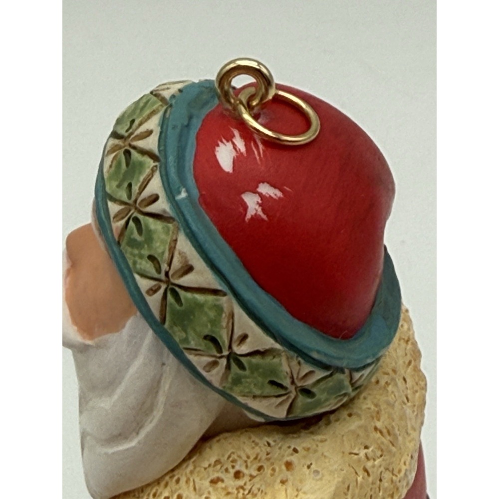 Hallmark 2004 Santa's Around the World - USA Keepsake 4.5 Inches Tall - Picture 5 of 6